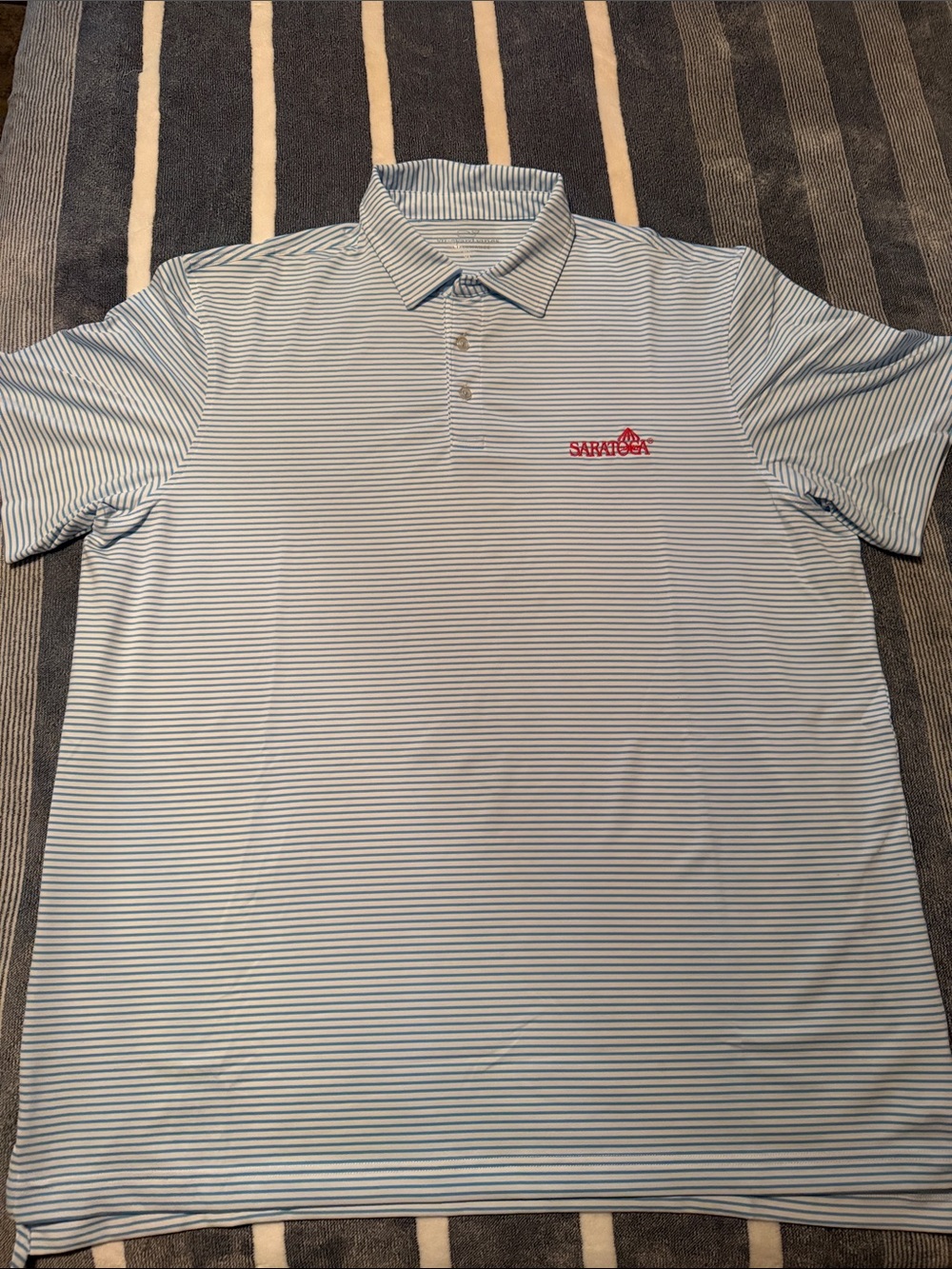Vineyard Vines SARATOGA Polo Shirt in Light Blue and White Horse Racing